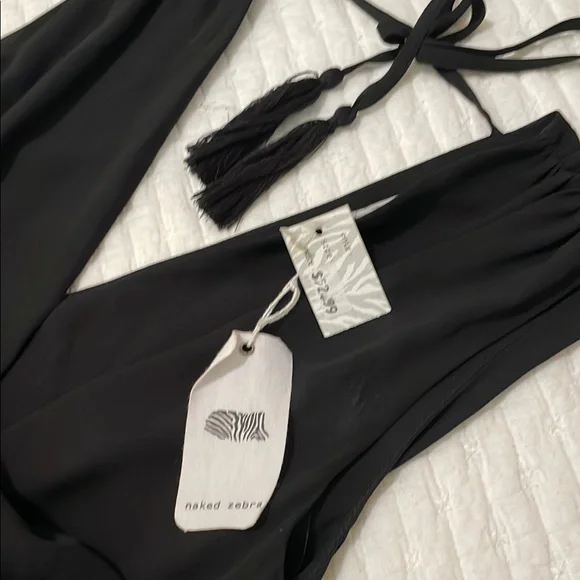 🖤NWT🖤 Flowy V-neck & Wide leg Black Jumpsuit - Picture 5 of 10